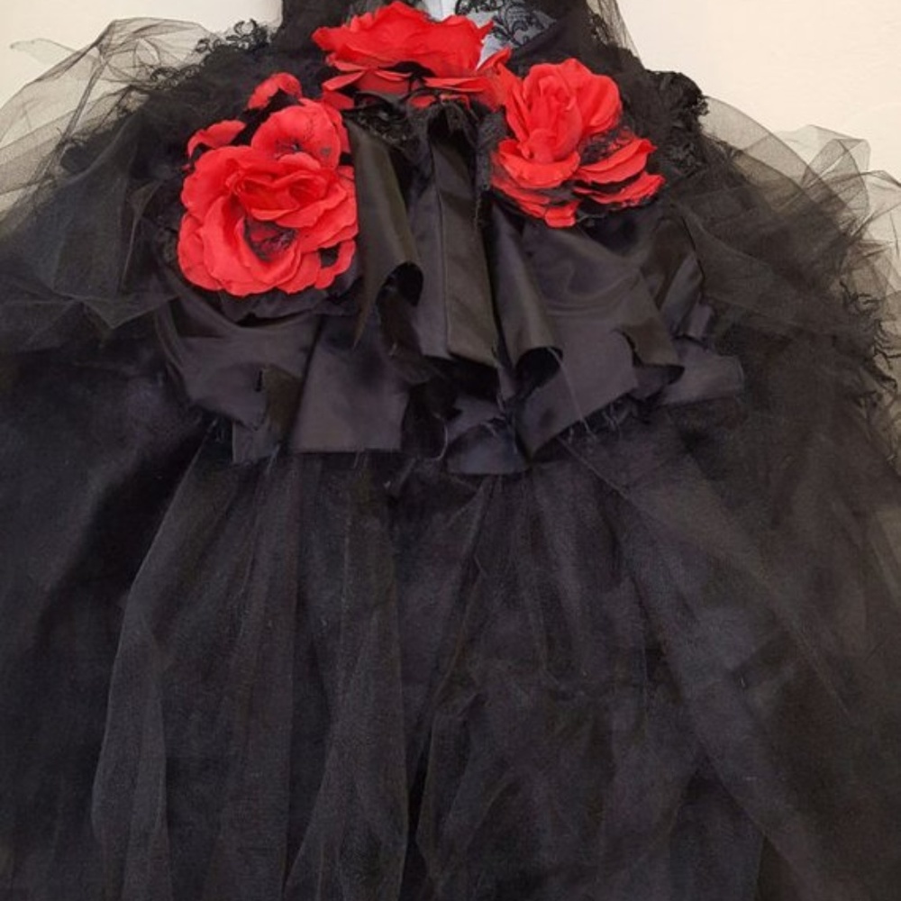 BELLA BLACK SWAN Goth Corset Wedding Gown Set - Picture 5 of 9